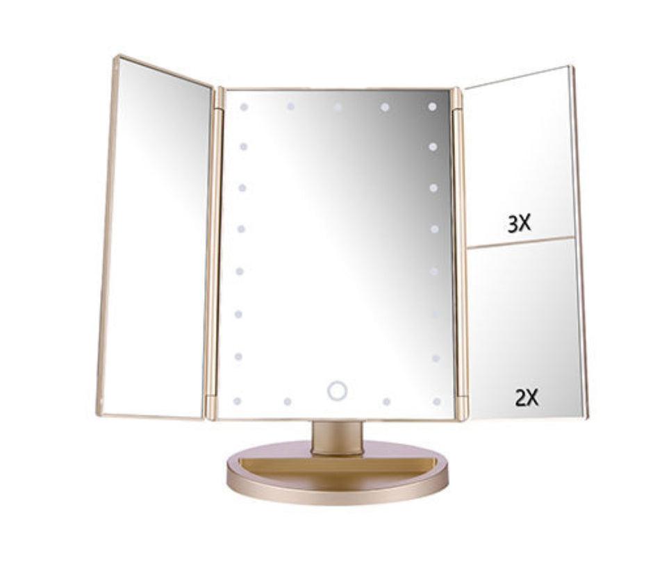 LED Magnifying Cosmetic Makeup Mirror - Ramkos Cozy Lights